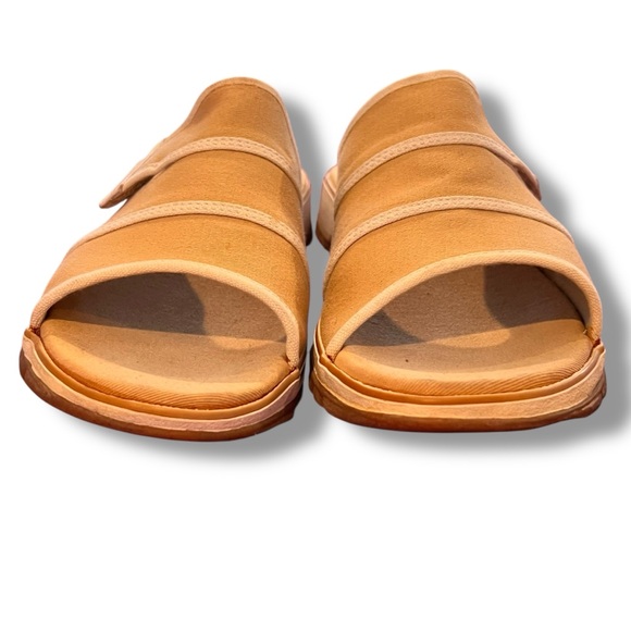 Clarks Canvas Tan And White Hook And Loop Stripe Slide Women's Size 9M Slip On - Picture 4 of 11